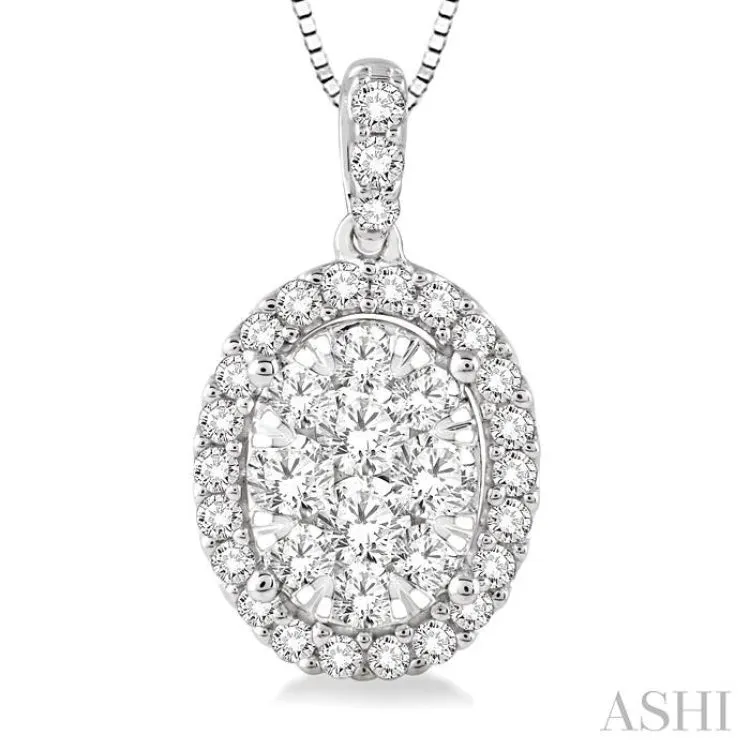 1/2 Ctw Oval Shape Diamond Lovebright Pendant in 14K White Gold with Chain