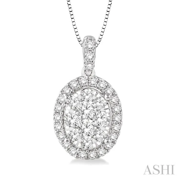 1/2 Ctw Oval Shape Diamond Lovebright Pendant in 14K White Gold with Chain