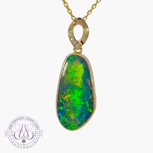 14kt Yellow Gold pendant Opal doublet 5.71ct with diamonds