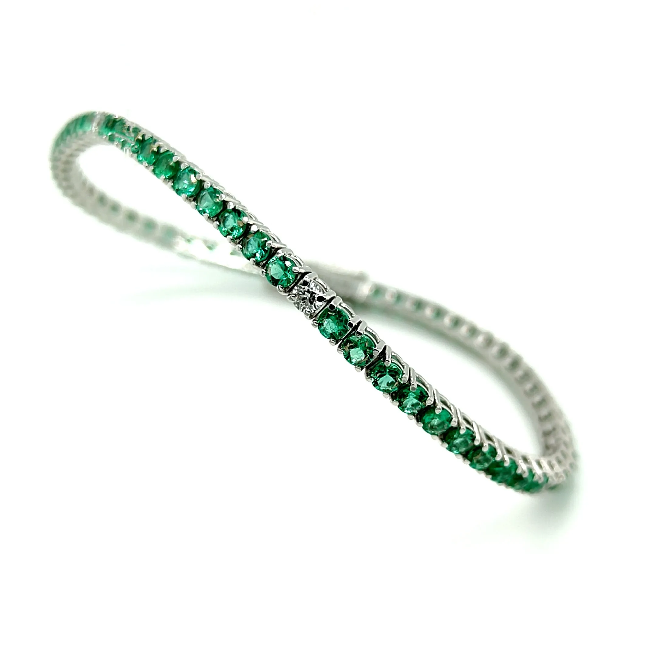 18ct White Gold 3.50ct Emerald And 0.42ct Diamond Line Bracelet