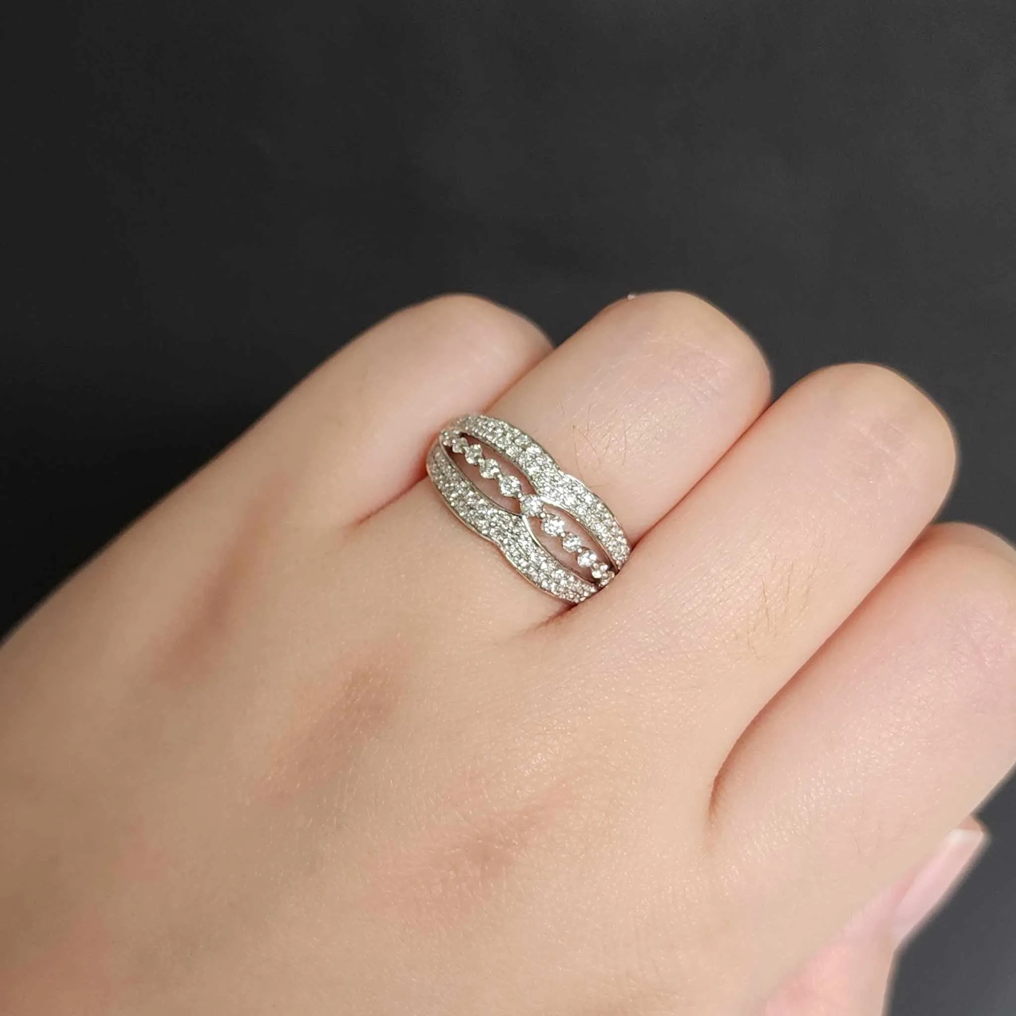 #BA52 | Half Eternity Round Diamond Ring 18kt