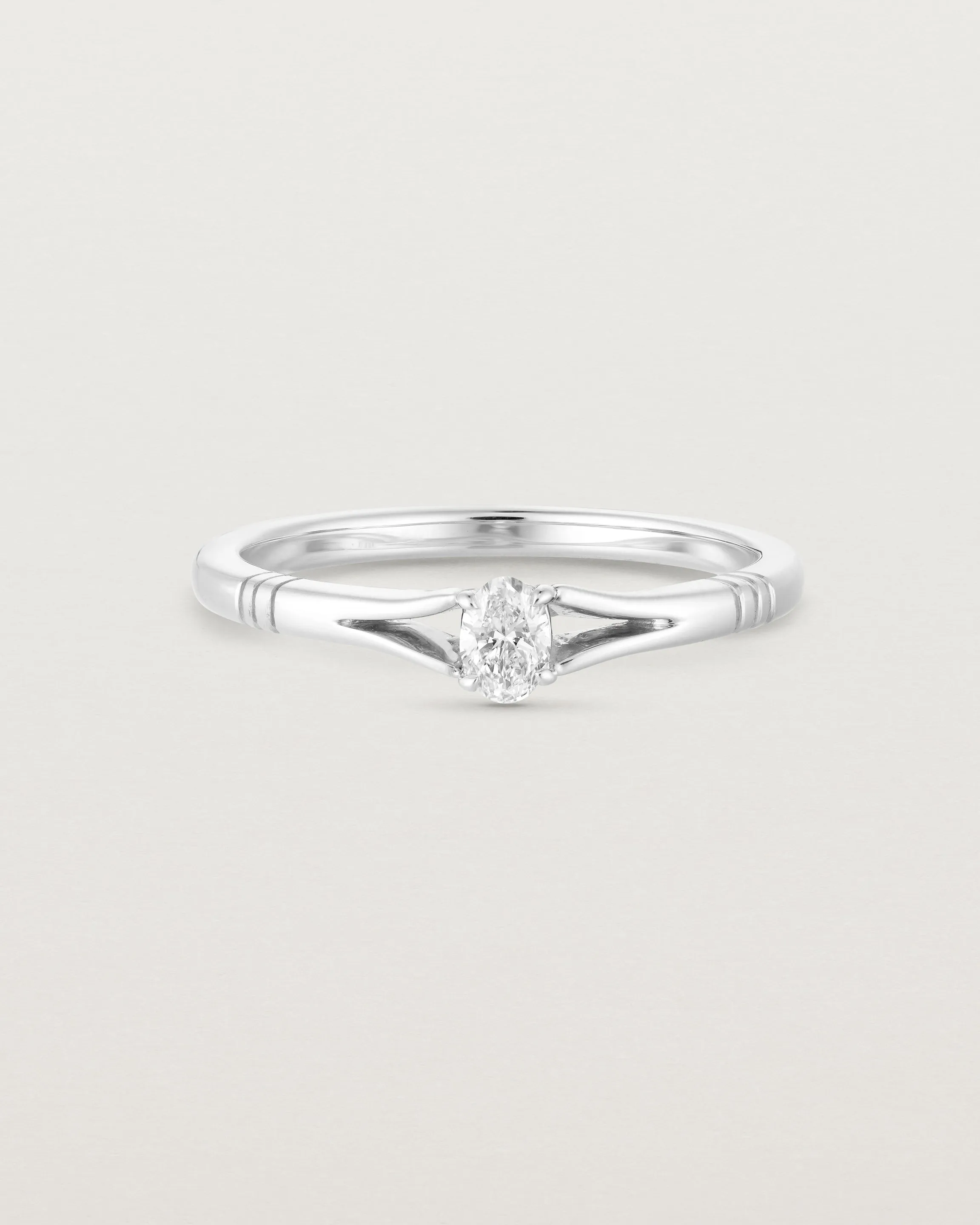 Lia Solitaire Ring | Diamond