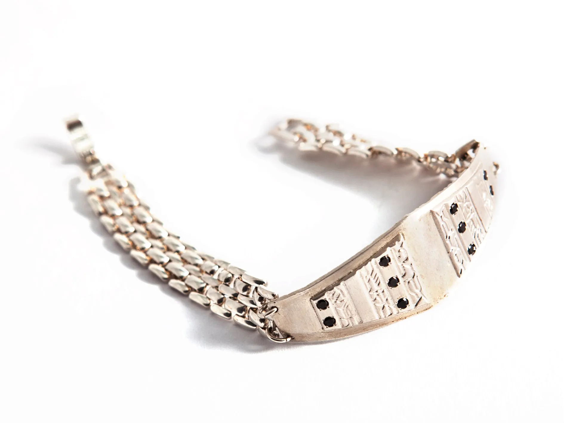 Link Bracelet with Diamond Shaped Pendant