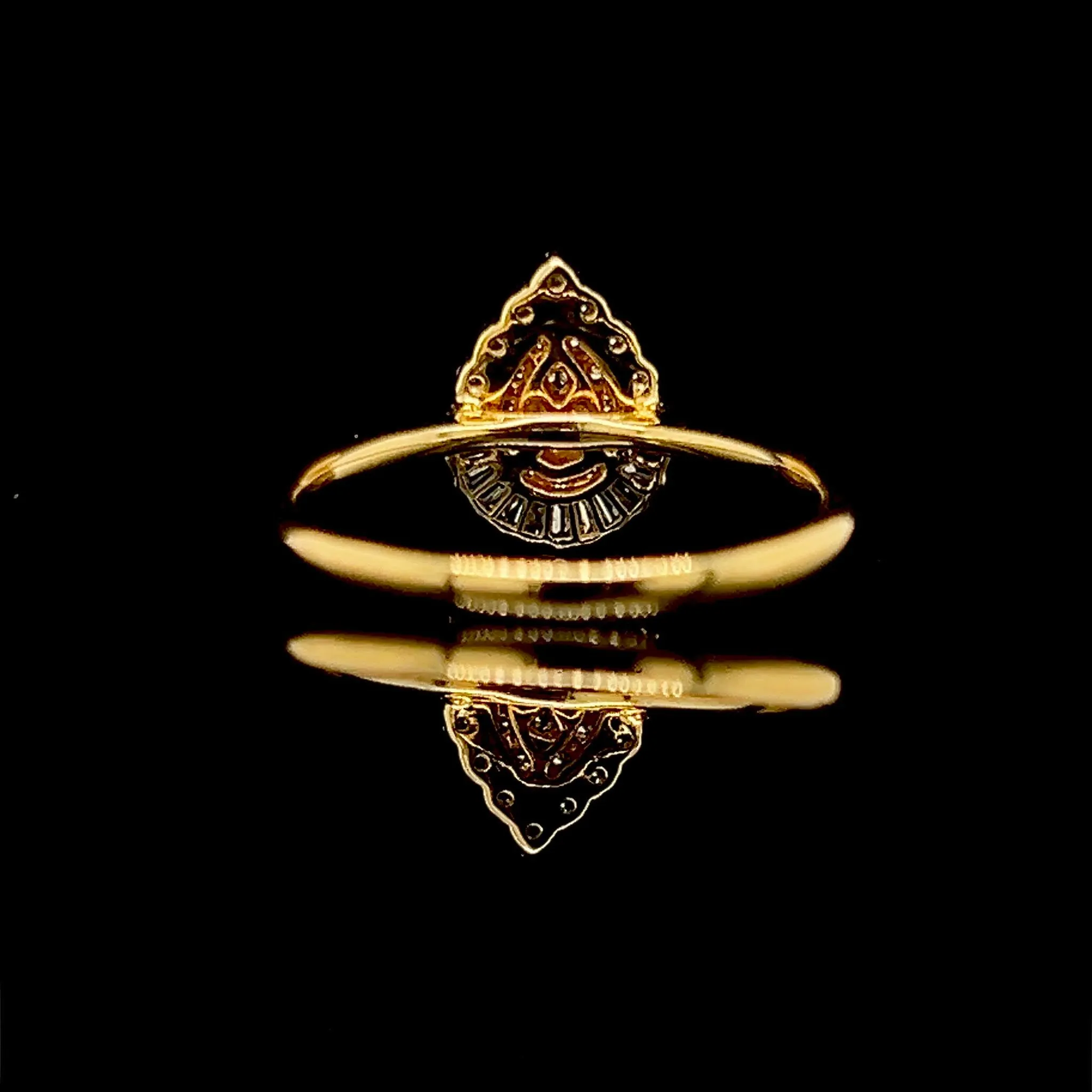 #LVNA2024 | Golden Pear Paved Diamond Ring 18kt